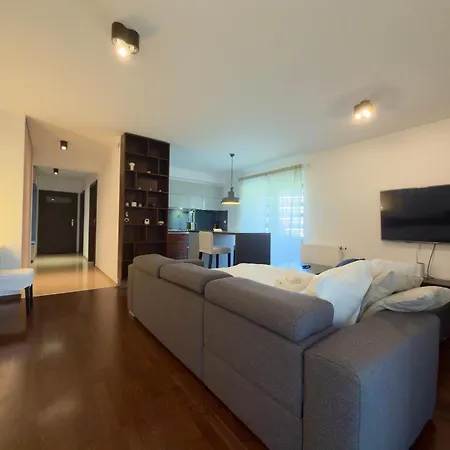 Wroclavia Spacious By Bookinghost * Βρότσλαβ